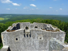 Die Weidelsburg bei Naumburg (Foto: Karl-Franz Thiede)